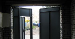 Купить гаражные ворота распашные Усолье-Сибирское, цена от 3886 руб.